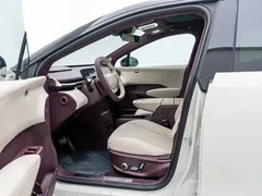 2025 Zeekr X 5 seats Long Range, белый — фото 10