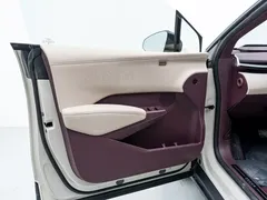 2025 Zeekr X 5 seats Long Range, белый — фото 12