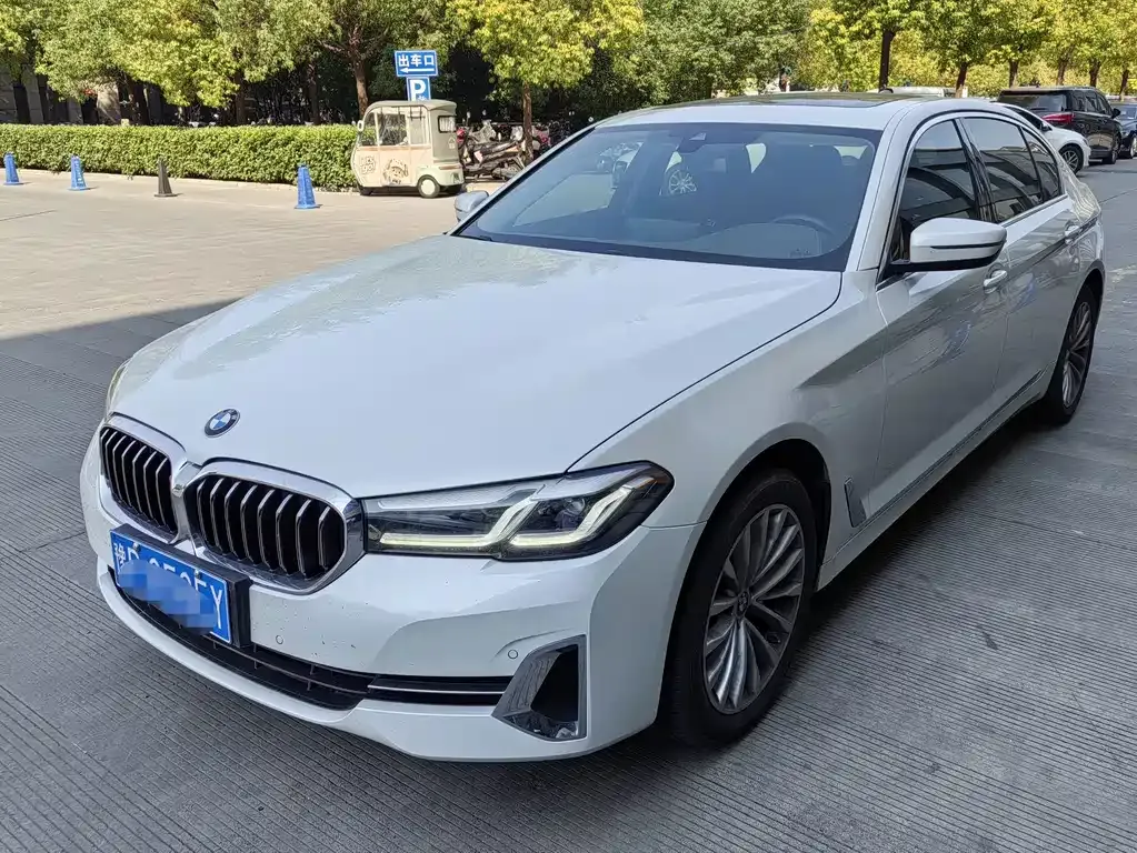 2022 BMW 5 Series 525Li Luxury Package