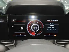 2021 Hyundai Elantra 1.5L CVT LUX Premium, белый — фото 12