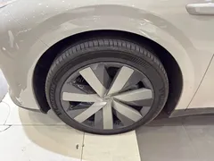 2025 Li Auto i6 4WD Standard — фото 9