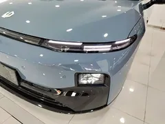 2025 Leapmotor B01 550 LiDAR, синий — фото 24