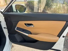 2021 Nissan Sylphy 1.6L TOP CVT Luxury, белый — фото 23