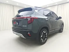 2023 Kia Seltos 1.5L CVT Premium, зелёный — фото 6