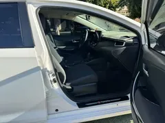 2021 Toyota Corolla Hybrid 1.8L E-CVT Elite, белый — фото 12