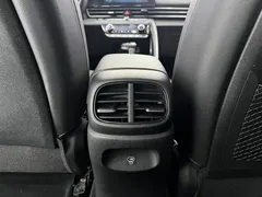 2023 Hyundai Elantra 1.5L CVT LUX Premium, белый — фото 17