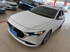 2021 Mazda 3 2.0L AT, белый — фото 1