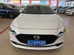 2021 Mazda 3 2.0L AT, белый — фото 3