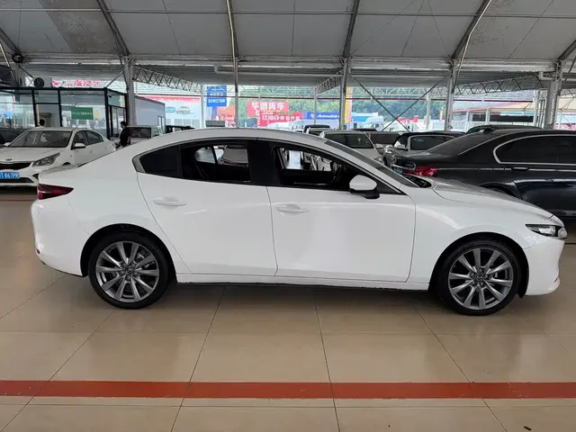 2021 Mazda 3 2.0L AT