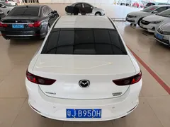 2021 Mazda 3 2.0L AT, белый — фото 9