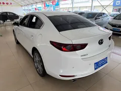 2021 Mazda 3 2.0L AT, белый — фото 11