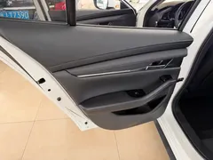 2021 Mazda 3 2.0L AT, белый — фото 18