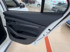 2021 Mazda 3 2.0L AT, белый — фото 27