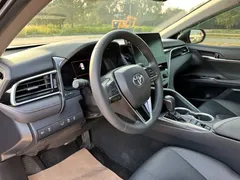 2021 Toyota Camry 2.5G Luxury, чёрный — фото 13