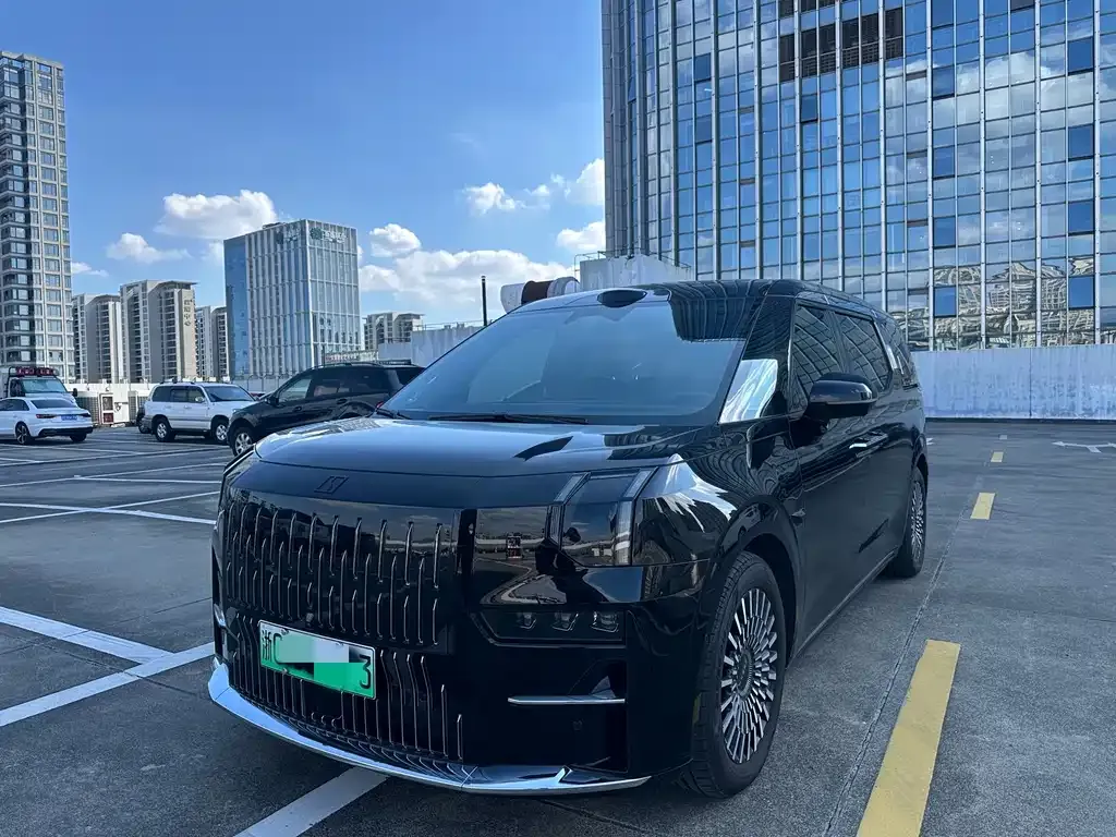 2024 Zeekr 009 6-Seat Executive 4WD 108kWh