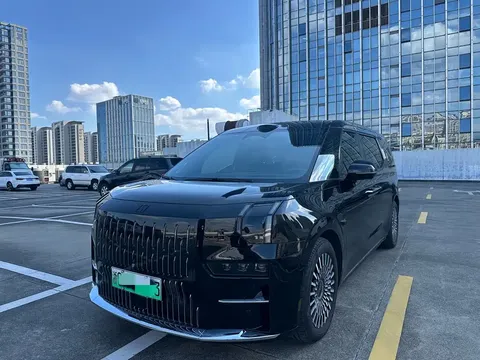 2024 Zeekr 009 6-Seat Executive 4WD 108kWh