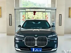 2023 BMW 7 Series 740Li Leading Luxury Package, чёрный — фото 2
