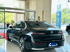 2023 BMW 7 Series 740Li Leading Luxury Package, чёрный — фото 7