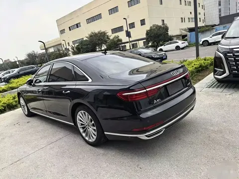 2021 Audi A8L 50 TFSI quattro Comfort