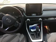 2021 Toyota RAV4 2.0L CVT 2WD Fashion, белый — фото 12