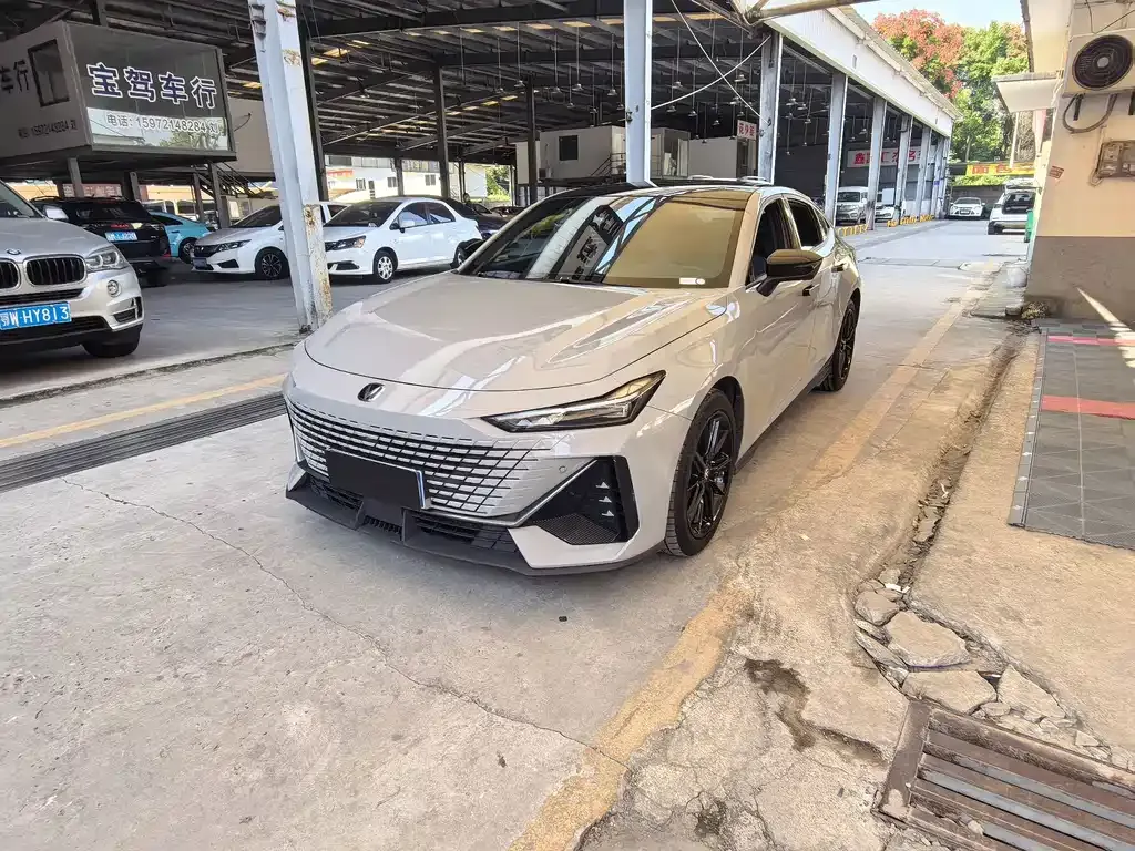 2022 Changan UNI-V 1.5T Premium