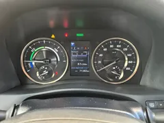 2020 Lexus LM 300h 7-seat, белый — фото 11