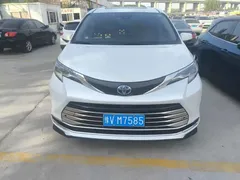 2023 Toyota Sienna 2.5L Hybrid Comfort, белый — фото 2