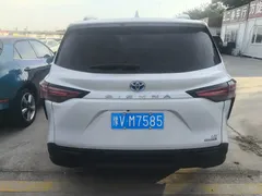 2023 Toyota Sienna 2.5L Hybrid Comfort, белый — фото 7