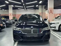 2022 BMW 5 Series 530Li Premium M Sport Package, чёрный — фото 2