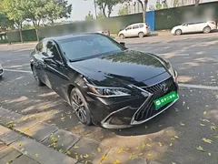 2023 Lexus ES 200 Excellence, чёрный — фото 4