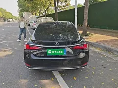 2023 Lexus ES 200 Excellence, чёрный — фото 6