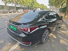 2023 Lexus ES 200 Excellence, чёрный — фото 7