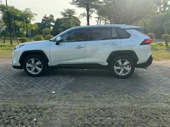 2023 Toyota RAV4 2.0L CVT 2WD Fashion Plus, белый — фото 3