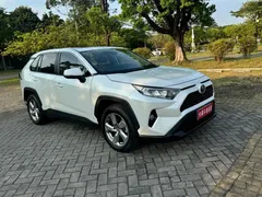 2023 Toyota RAV4 2.0L CVT 2WD Fashion Plus, белый — фото 8