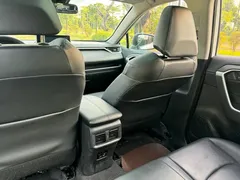 2023 Toyota RAV4 2.0L CVT 2WD Fashion Plus, белый — фото 11