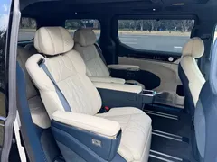 2024 Zeekr 009 6-seat Executive 4WD 140kWh, чёрный — фото 8