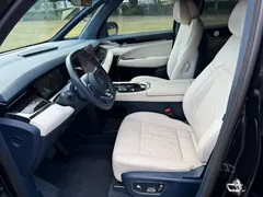 2024 Zeekr 009 6-seat Executive 4WD 140kWh, чёрный — фото 15
