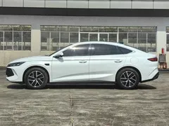 2025 BYD Qin L PHEV Smart Driving 120km Leading, белый — фото 3