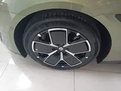 2024 Xiaomi SU7 RWD Long Range Smart Driving, зелёный — фото 23