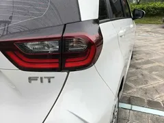 2021 Honda Fit 1.5L CVT, белый — фото 18