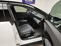 2023 Zeekr X 4WD YOU 4-seat, белый — фото 12