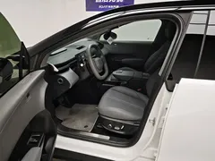 2023 Zeekr X 4WD YOU 4-seat, белый — фото 13