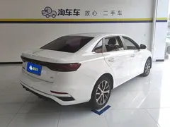 2022 Geely Emgrand 4th Gen 1.5L CVT Premium, белый — фото 3
