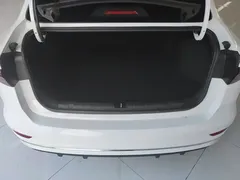 2022 Geely Emgrand 4th Gen 1.5L CVT Premium, белый — фото 4