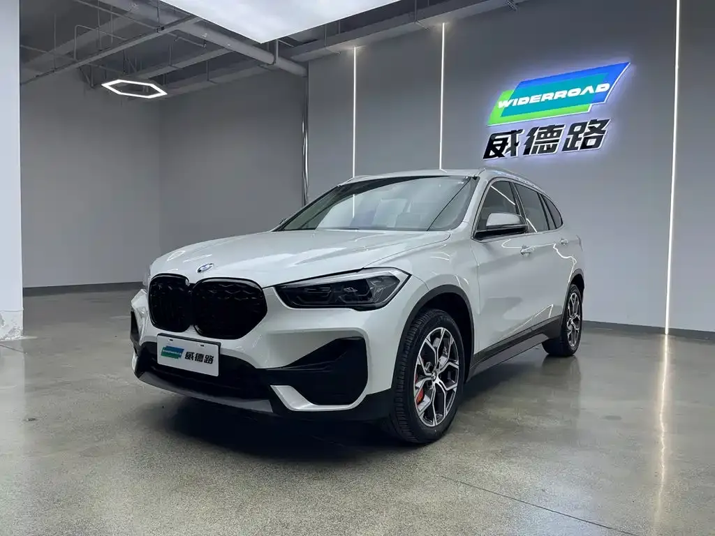 2022 BMW X1