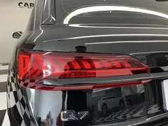 2022 Audi Q7 55 TFSI quattro S line Sport, чёрный — фото 10