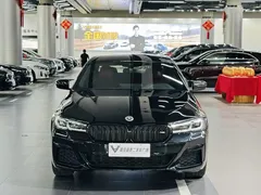 2023 BMW 5 Series 530Li Leading M Sport Package, чёрный — фото 2