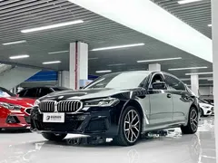 2022 BMW 5 Series 525Li M Sport Package, чёрный — фото 1