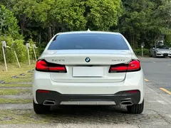 2021 BMW 5 Series 525Li M Sport Package, белый — фото 8
