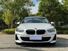 2022 BMW 1 Series 120i M Sport, белый — фото 2